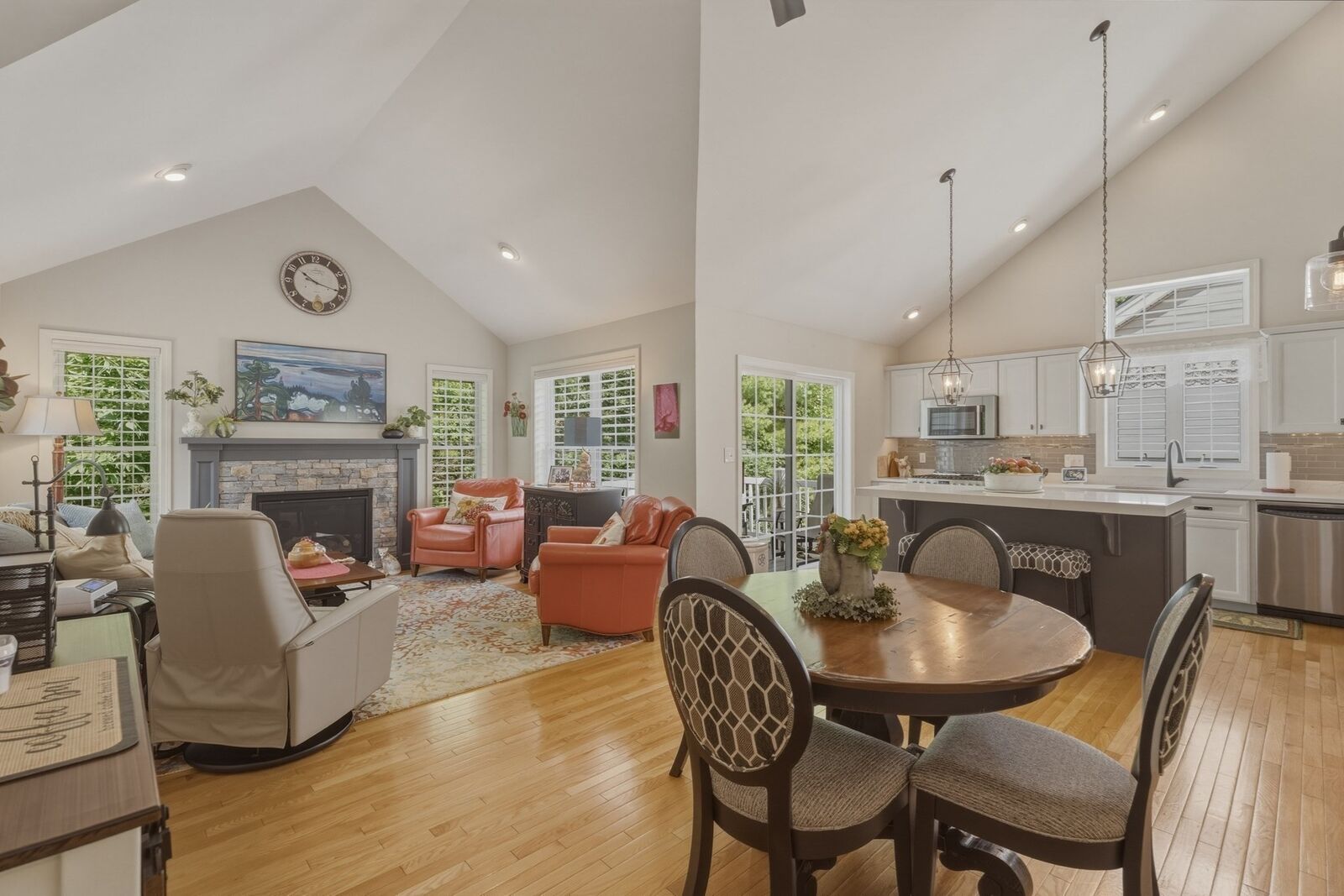 Property Photo:  6 Wyndbrook Ln 6  MA 01879 