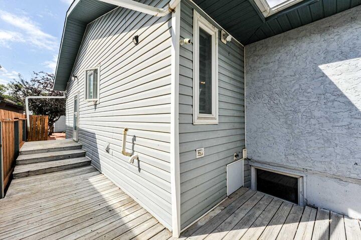 Property Photo: 5228 42 Street AB T4V 1A8