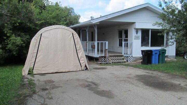 Property Photo:  1109 6th  AB T0H 0C0 