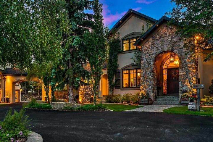 55 Bearspaw View — photo 1