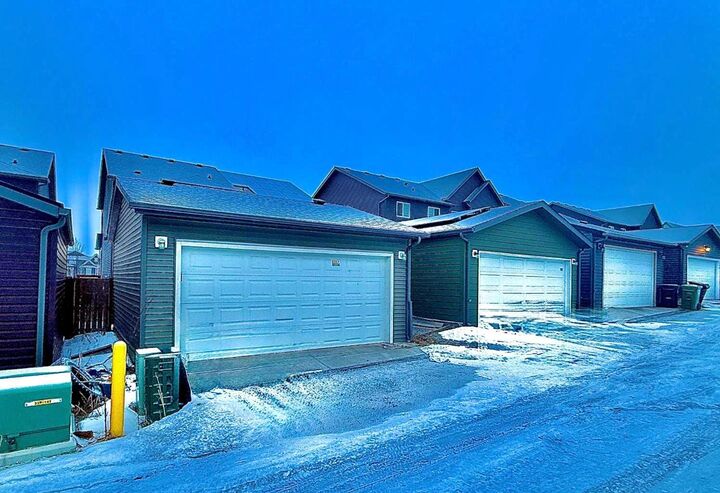 Property Photo: 189 Carringvue Way NW AB T3P 1K6