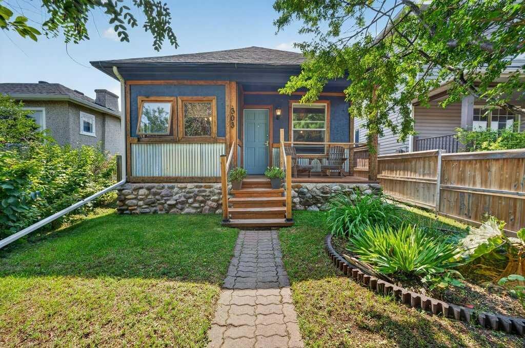 Property Photo:  303 27 Avenue NE  AB T2E 2A3 