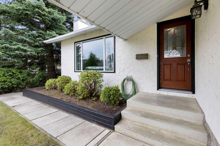 Property Photo: 8419 Silver Springs Road NW AB T3B 4A6