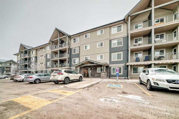 181 Skyview Ranch Manor NE 3302 — photo 1