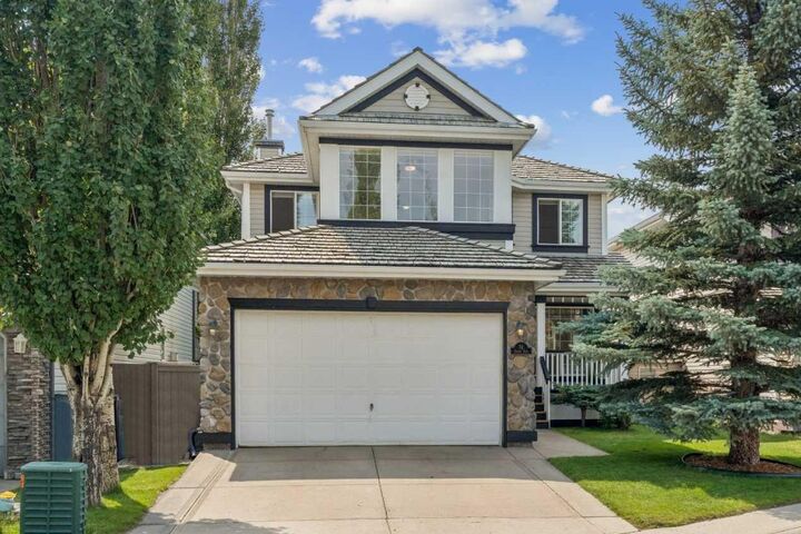 Property Photo: 74 Spring View SW AB T3H 3S7