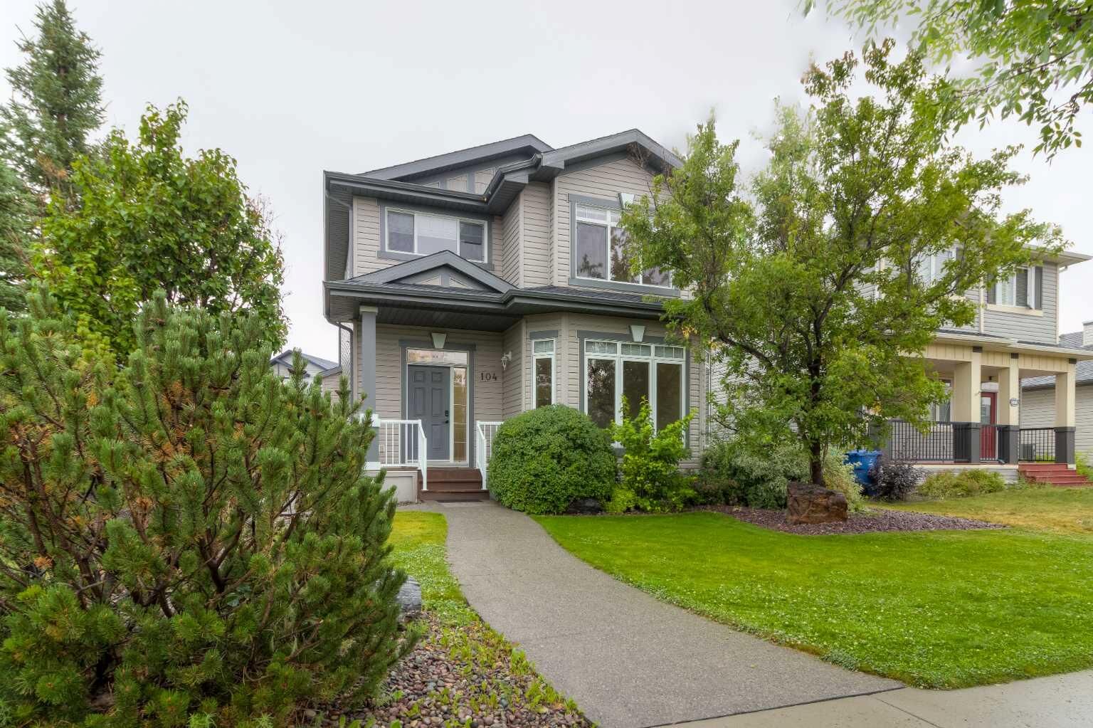 Property Photo: 104 Coalbanks Boulevard W AB T1J 2G9