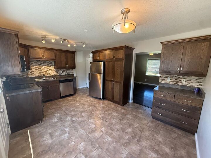 Property Photo:  114 Hardisty Avenue 62  AB T7V 1B5 