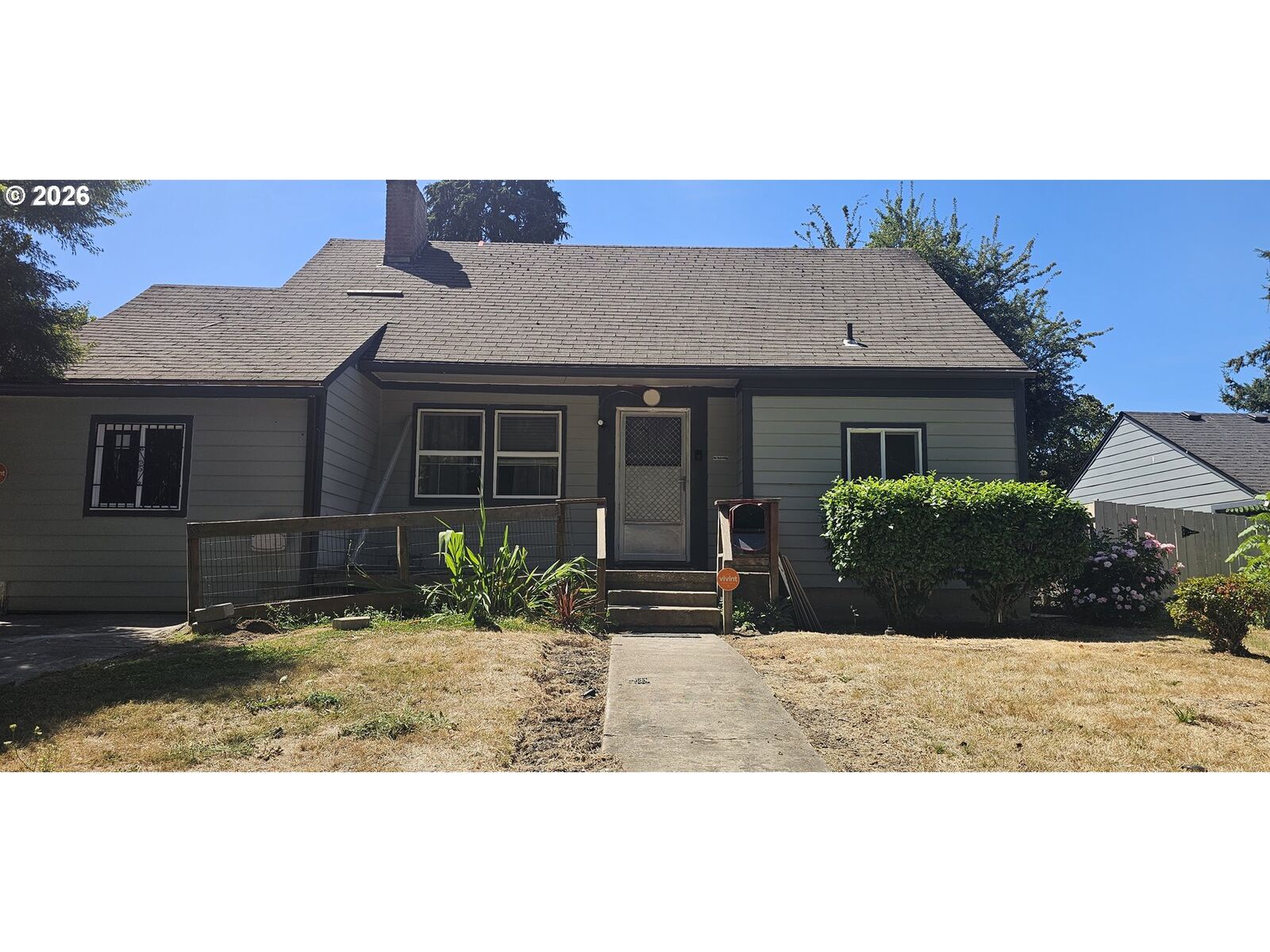 Property Photo: 10238 N James St OR 97203