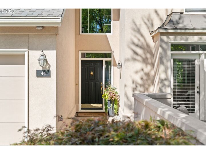 Property Photo:  44 Morningview Cir  OR 97035 