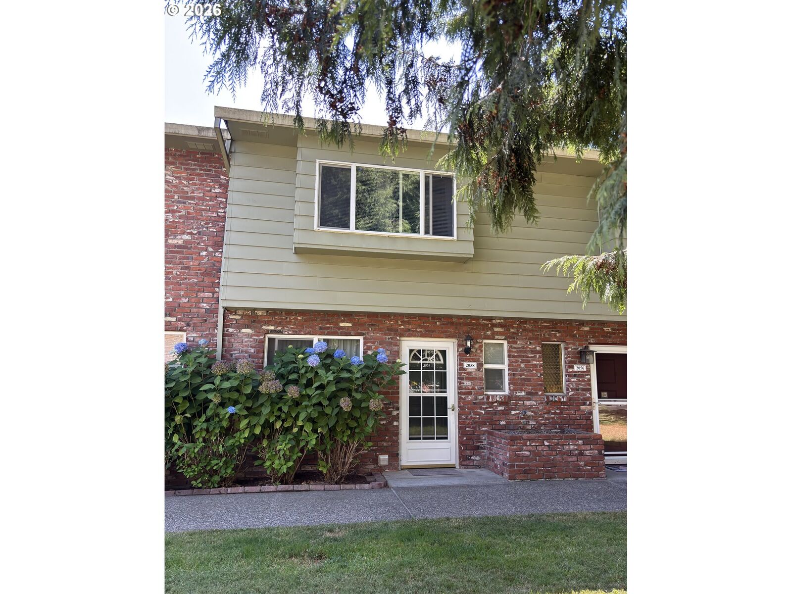 Property Photo:  2058 NE Hogan Dr  OR 97030 