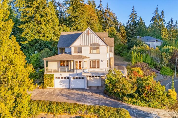 Property Photo:  1015  Lone Tree Court  WA 98229 