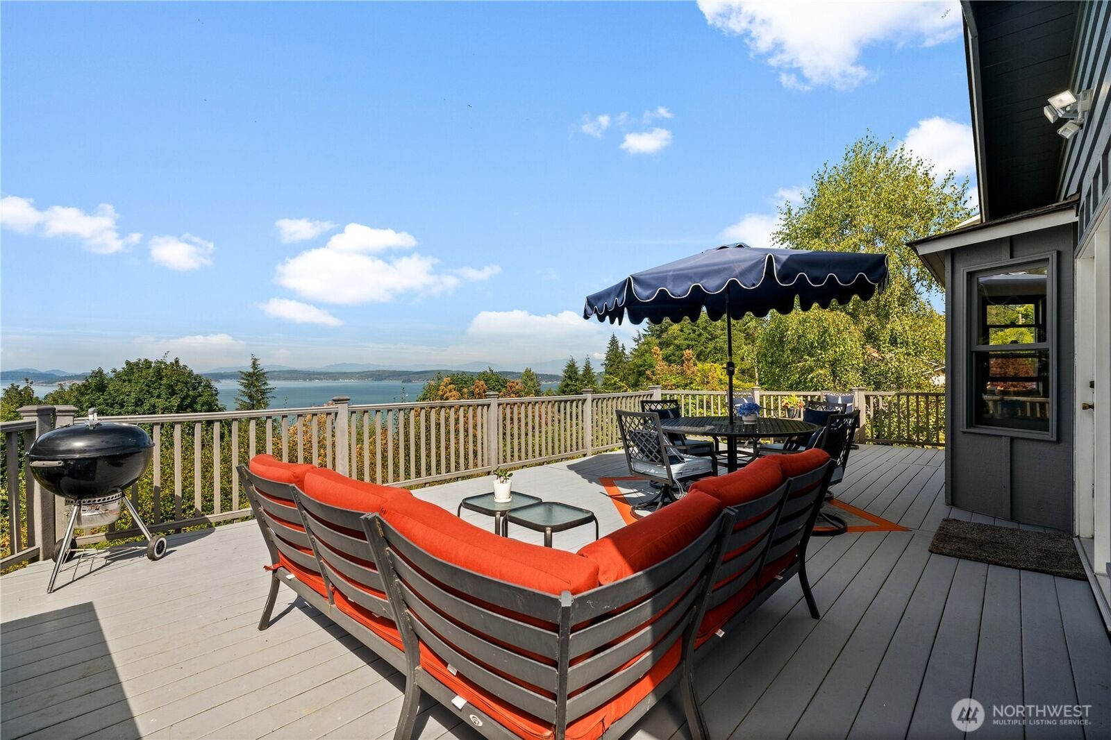Property Photo:  780  Greenoch Loop  WA 98277 