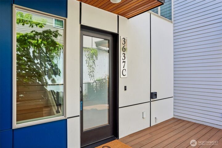 Property Photo: 3637 C Dayton Ave N WA 98103