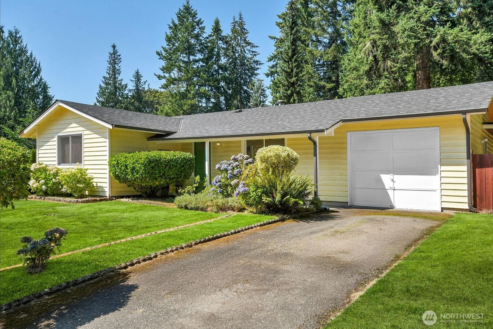 Property Photo:  1906  114th Drive SE  WA 98258 
