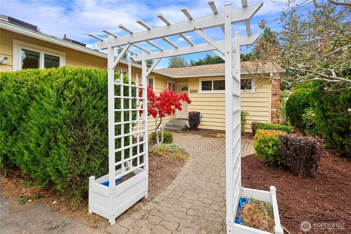 Property Photo:  20224  Greenwood Ave N  WA 98133 