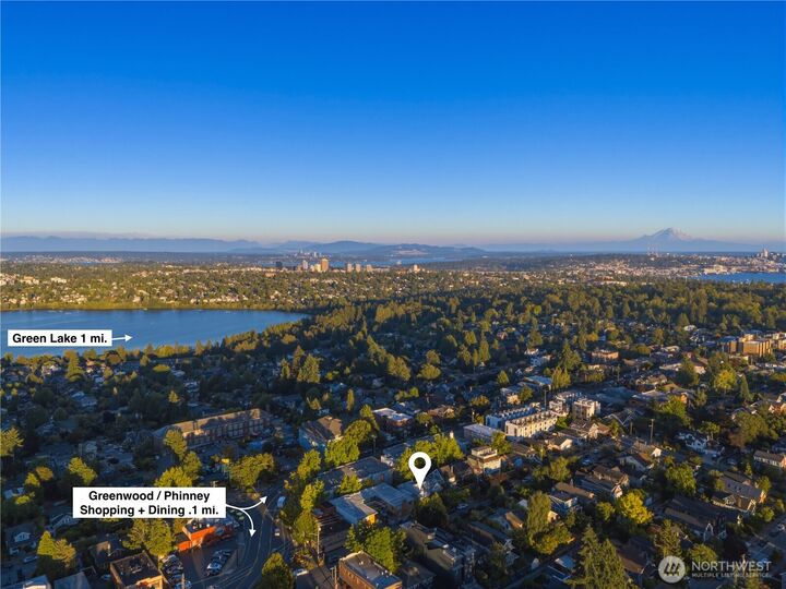 Property Photo: 6542 Greenwood Avenue N WA 98103