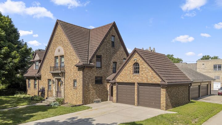 Property Photo:  740 S Quincy Street  WI 54301 