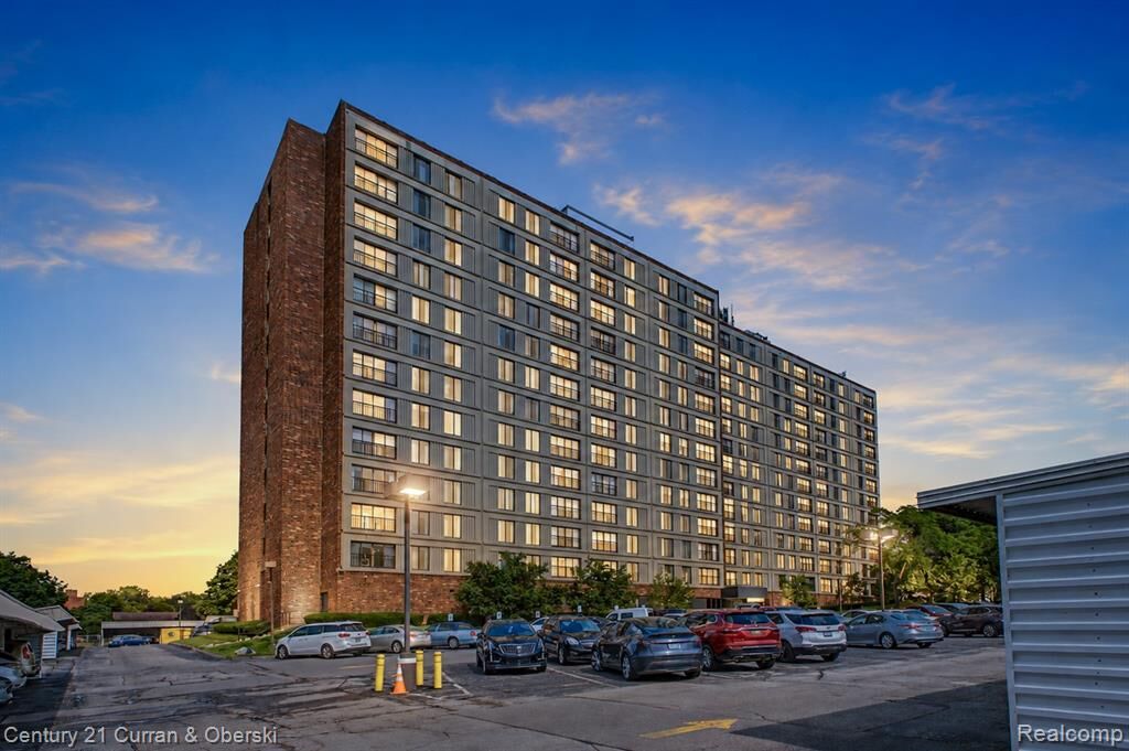Property Photo:  21800 Morley Avenue 1206  MI 48124 