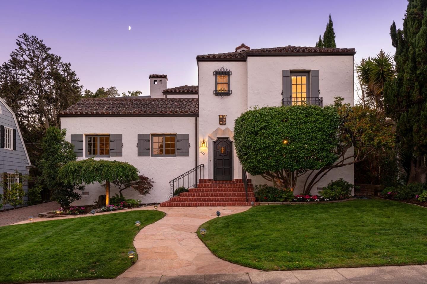 Property Photo:  222 Harvard Road  CA 94402 