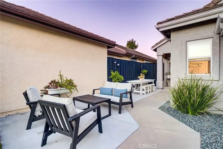 Property Photo: 519 Starlight CA 93420