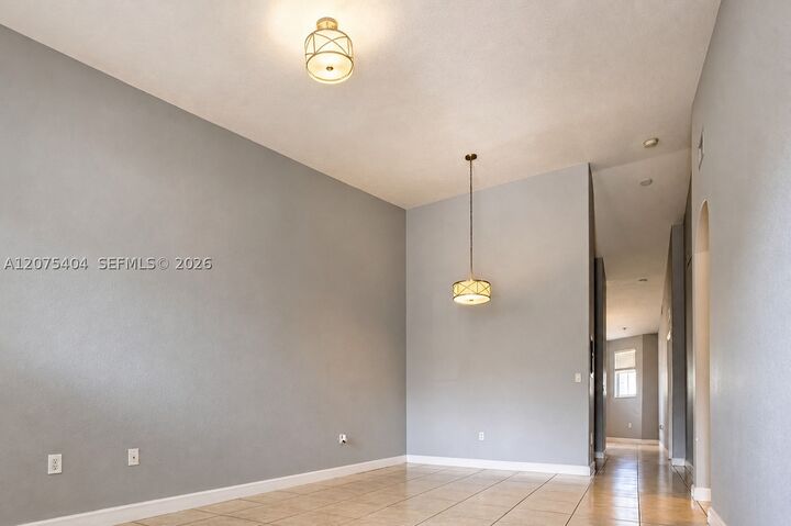 Property Photo: 2908 SE 17th Ave 202 FL 33035