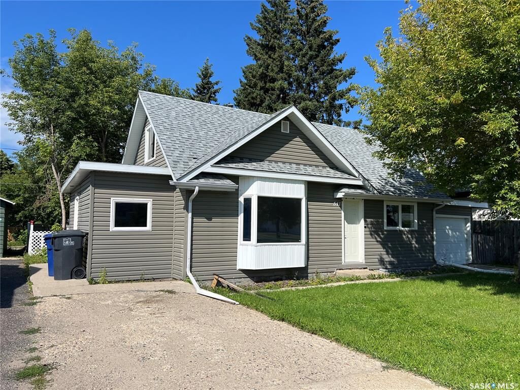 Property Photo:  511 Centre Street  SK S9X 1E5 