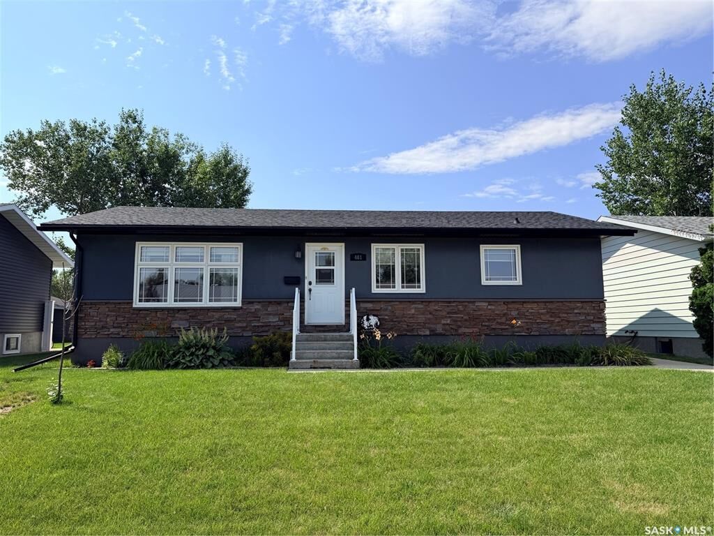 Property Photo:  481 Willow Bay  SK S4A 2G3 
