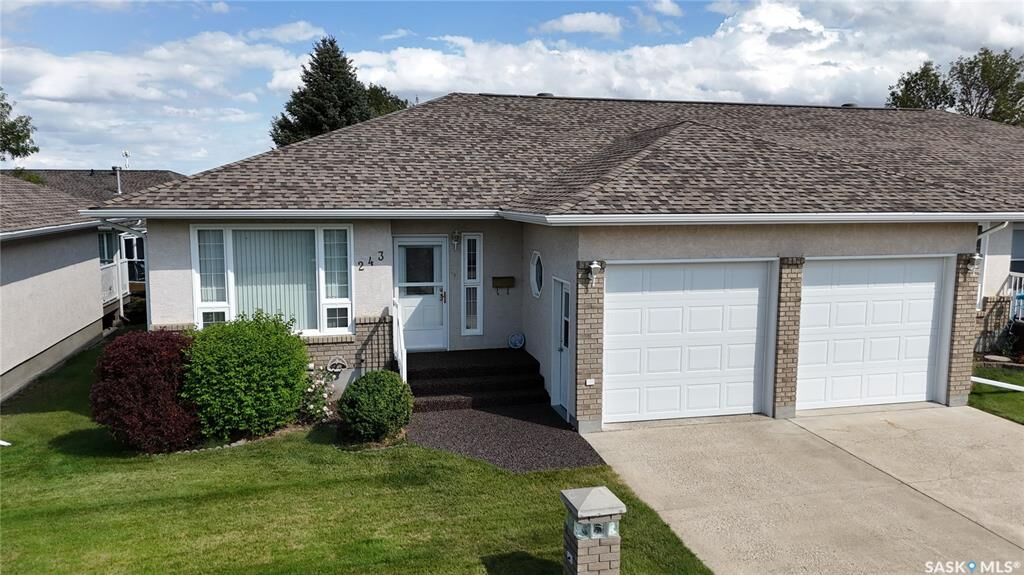 Property Photo: 165 Robert Street W 243 SK S9H 5E7