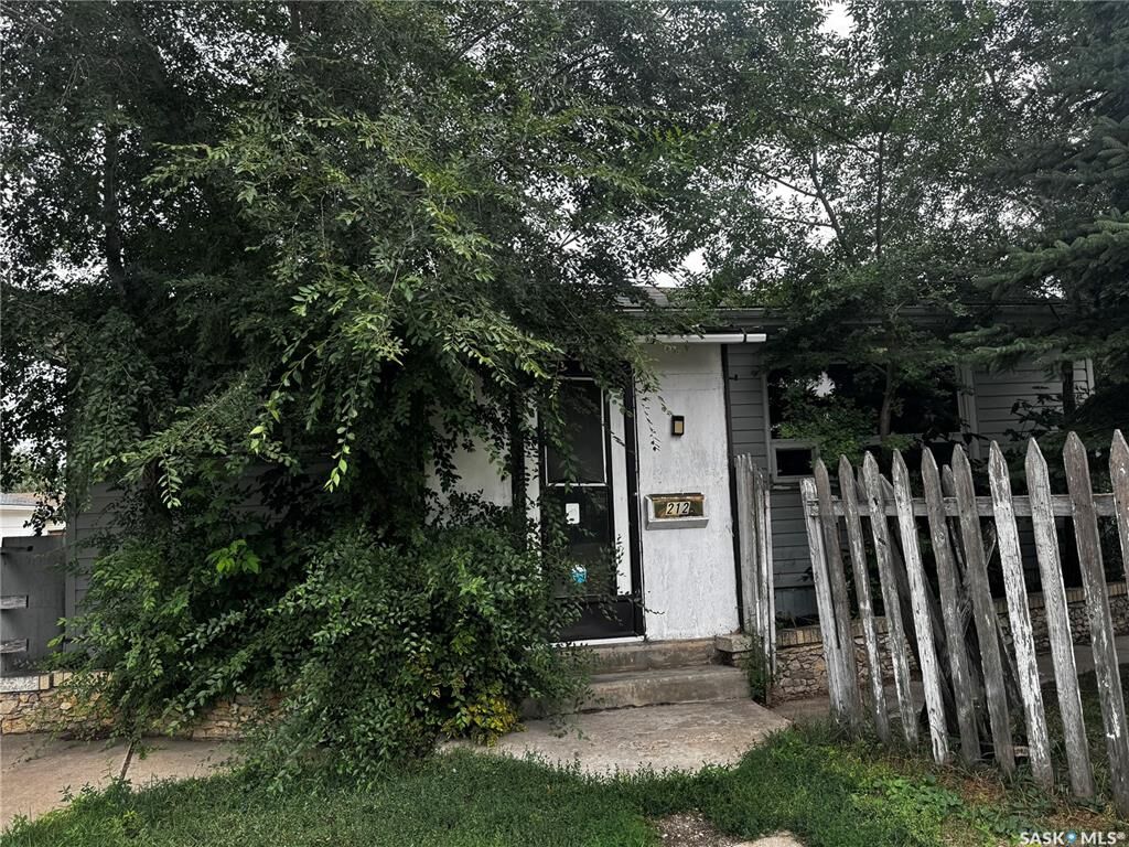 Photo de la propriété:  212 T Avenue N  SK S7L 3B2 