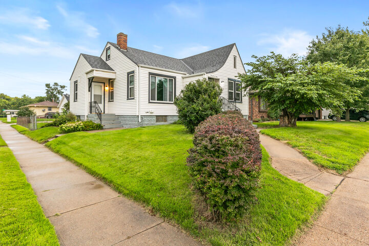 Property Photo:  3460 8th  Avenue  IA 51501 