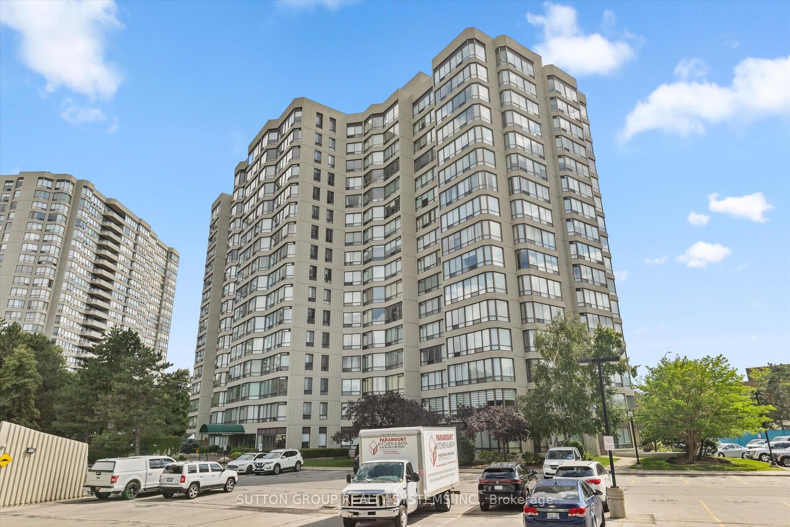 Property Photo: 26 Hanover Road 609 ON L6S 4T2