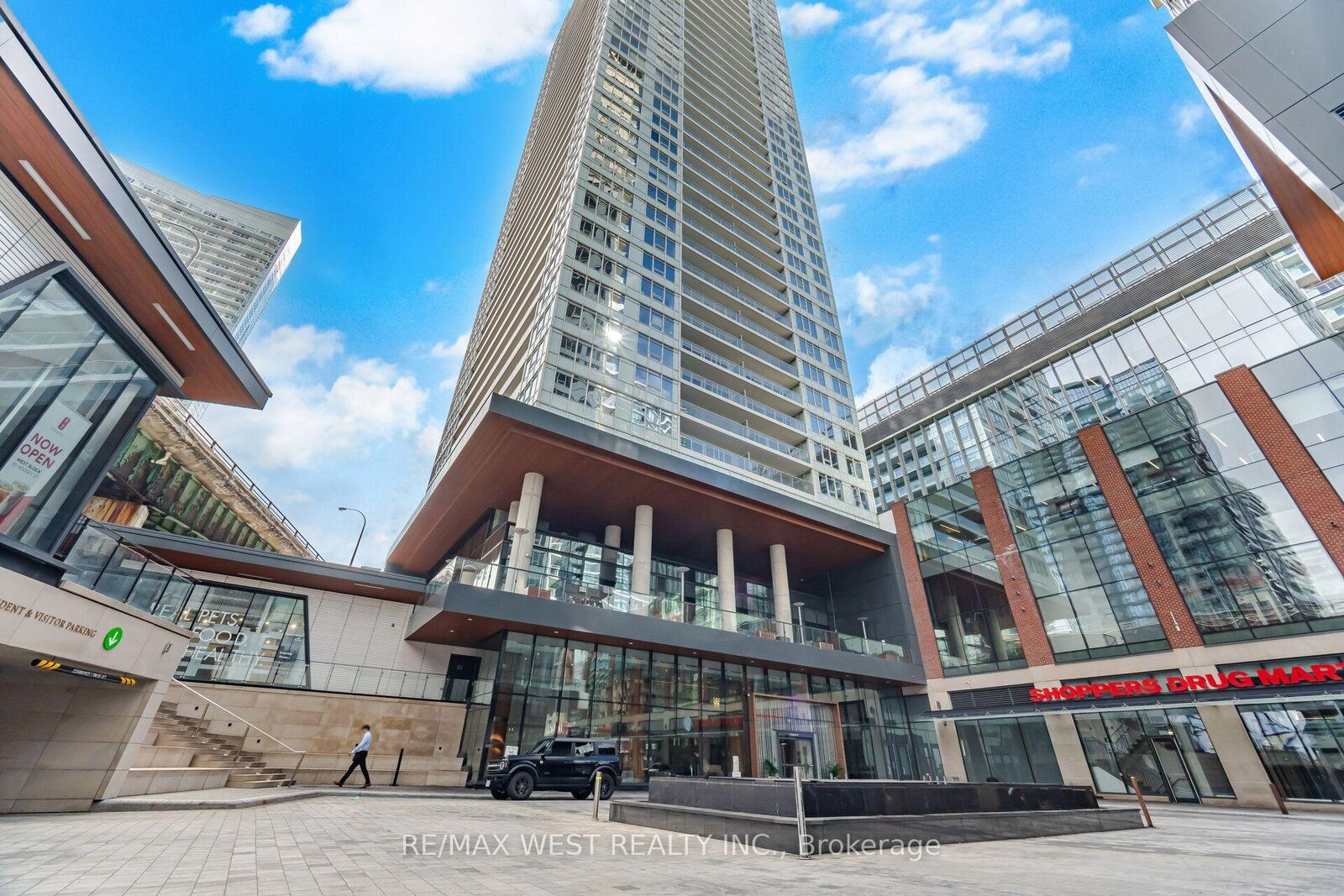 Property Photo: 17 Bathurst Street 1602 ON M5V 0N1