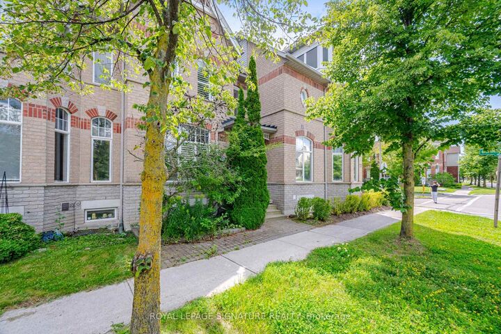 Property Photo:  79 Cornell Park Avenue  ON L6B 1B6 