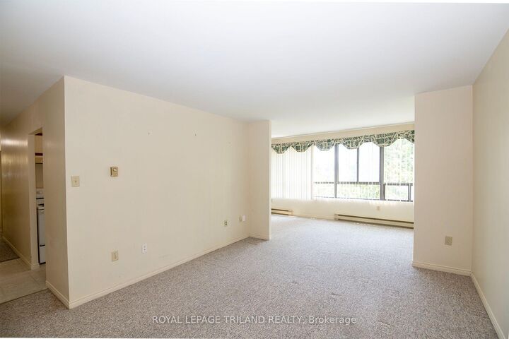 Property Photo: 135 Base Line Road W 507 ON N6J 4W4