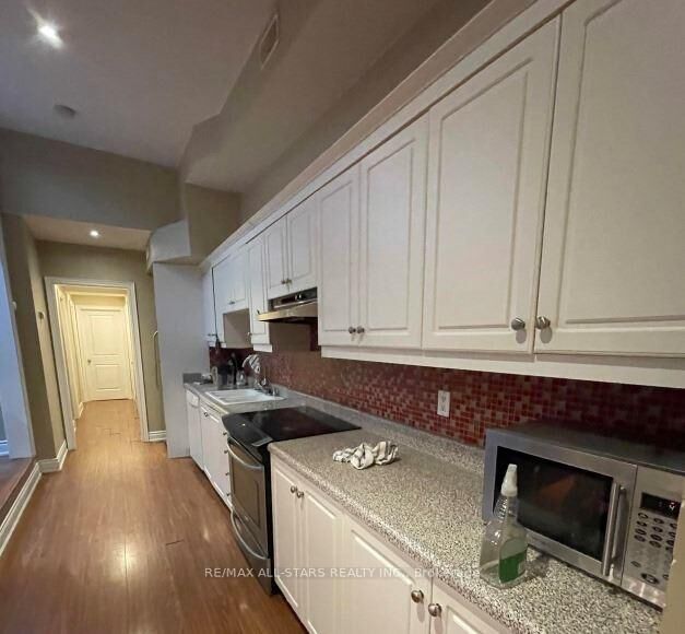 Property Photo: 243 Lippincott Street ON M5S 2P4