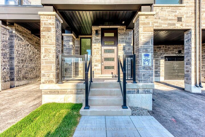 Property Photo: 1205 Poppy Gardens ON L6M 7Y3