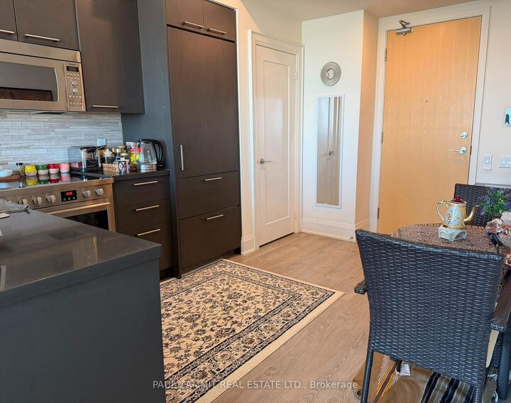 Property Photo: 30 Roehampton Avenue Ph05 ON M4P 0B9