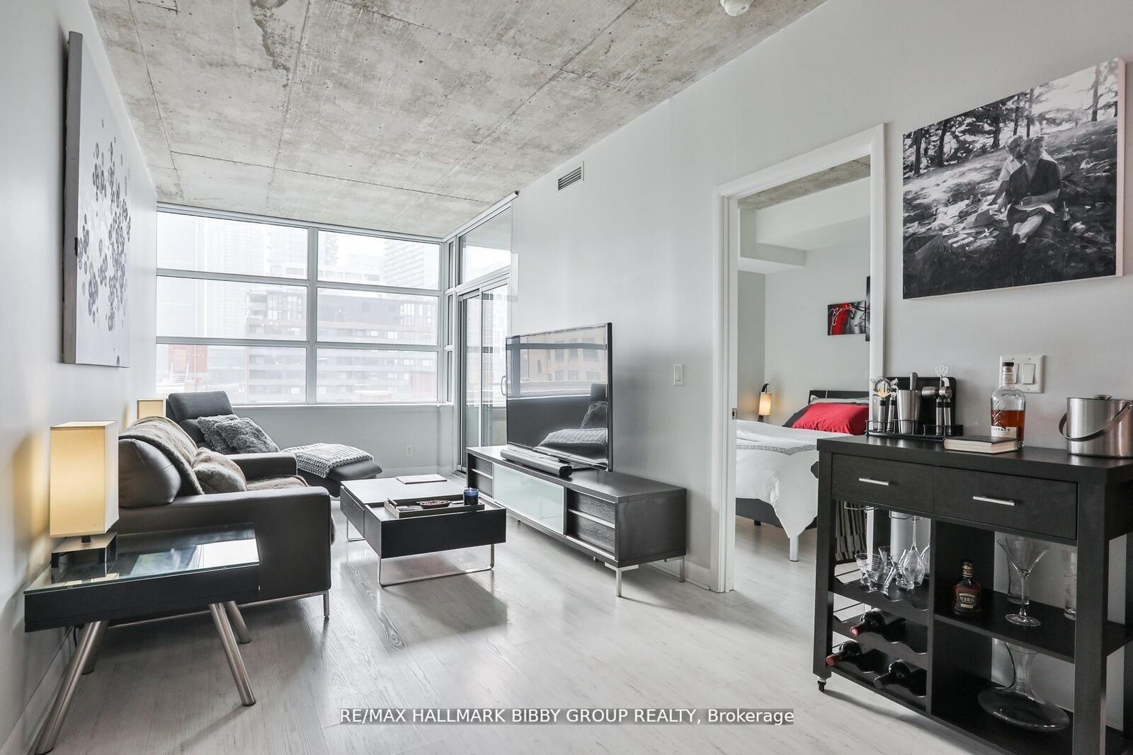 Property Photo: 478 King Street W 606 ON M5V 0A8