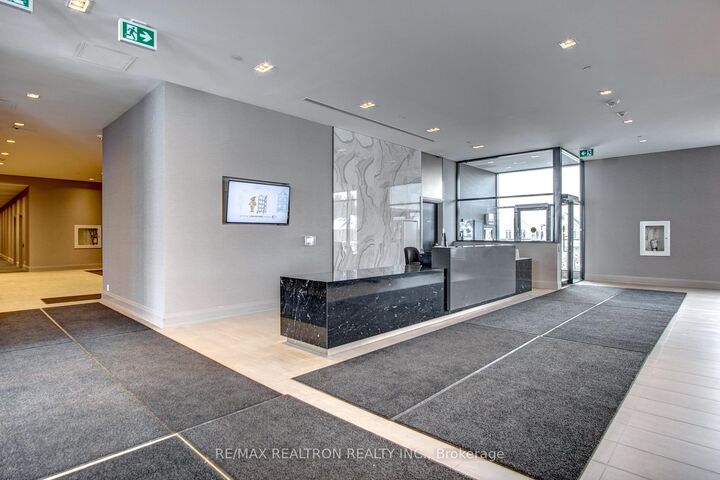 Property Photo: 555 William Graham Drive Ph446 ON L4G 3H9