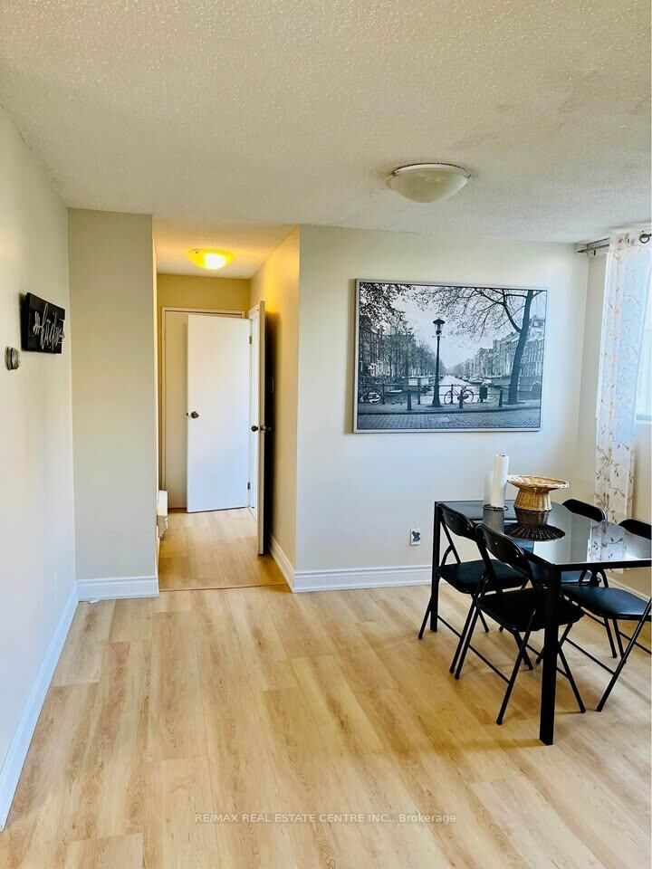 Photo de la propriété:  3700 Kaneff Crescent 501  ON L5A 4B8 