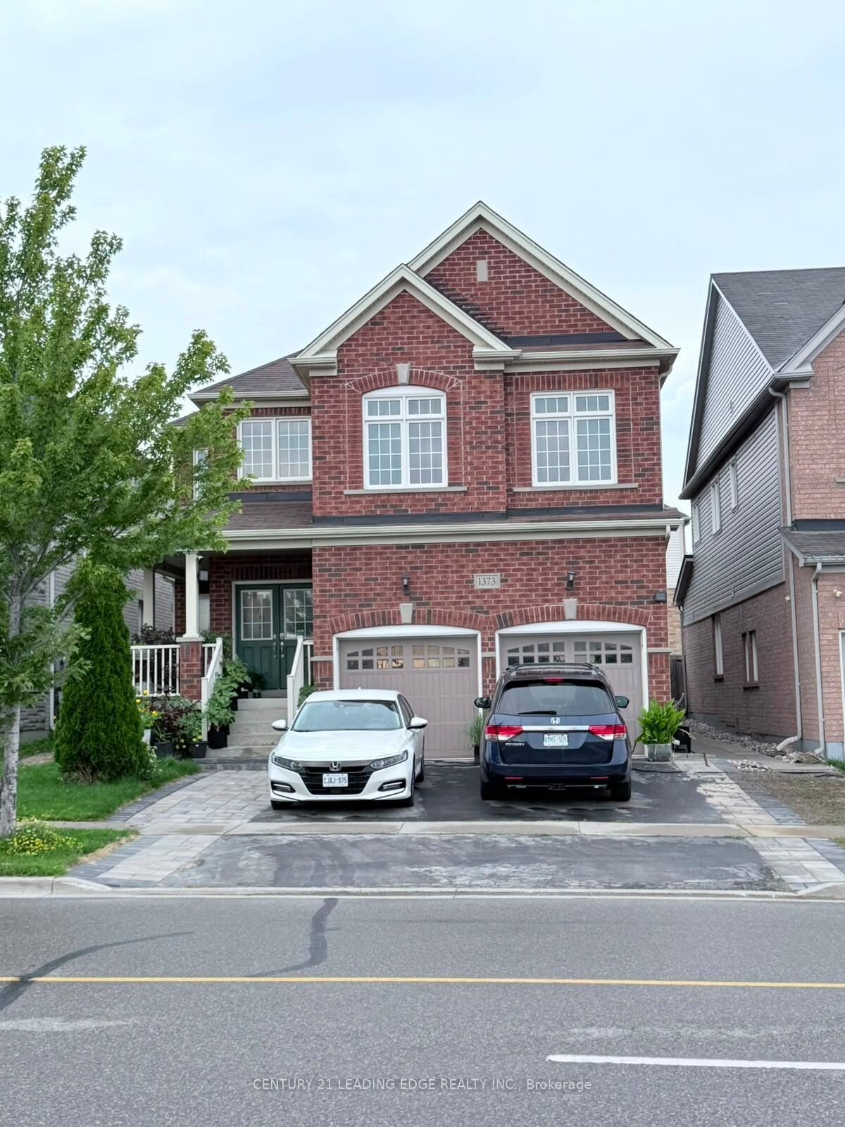 Property Photo: 1373 Clearbrook Drive ON L1K 0G8