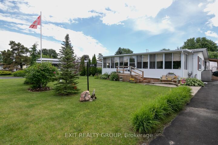 Property Photo: 107 Eastview Boulevard ON K8N 4Z3