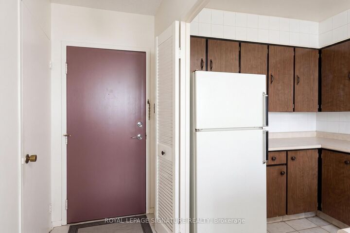 Property Photo: 3390 Weston Road 2304 ON M9M 2X3