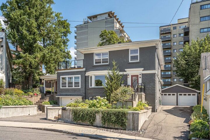 111 Ivy Crescent — photo 1