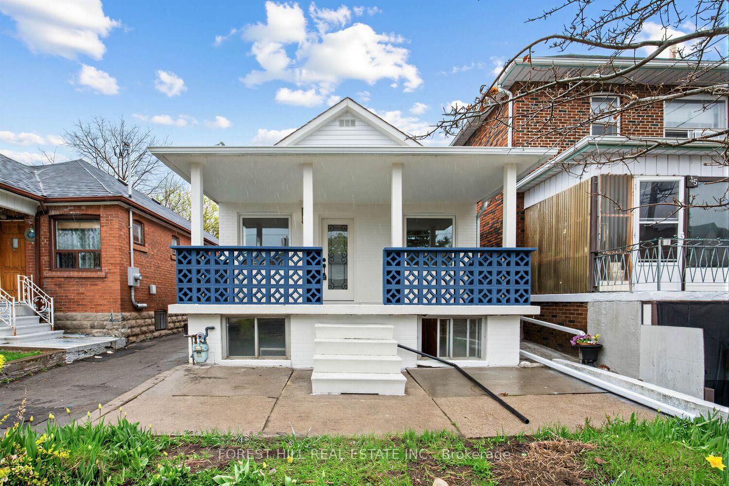 Property Photo: 43 Belvidere Avenue Lower ON M6C 1P7