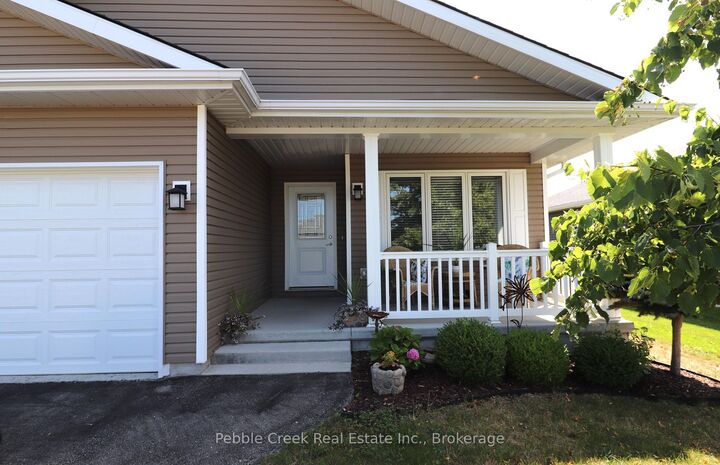 Property Photo:  20 Huron Heights Drive  ON N7A 0B1 