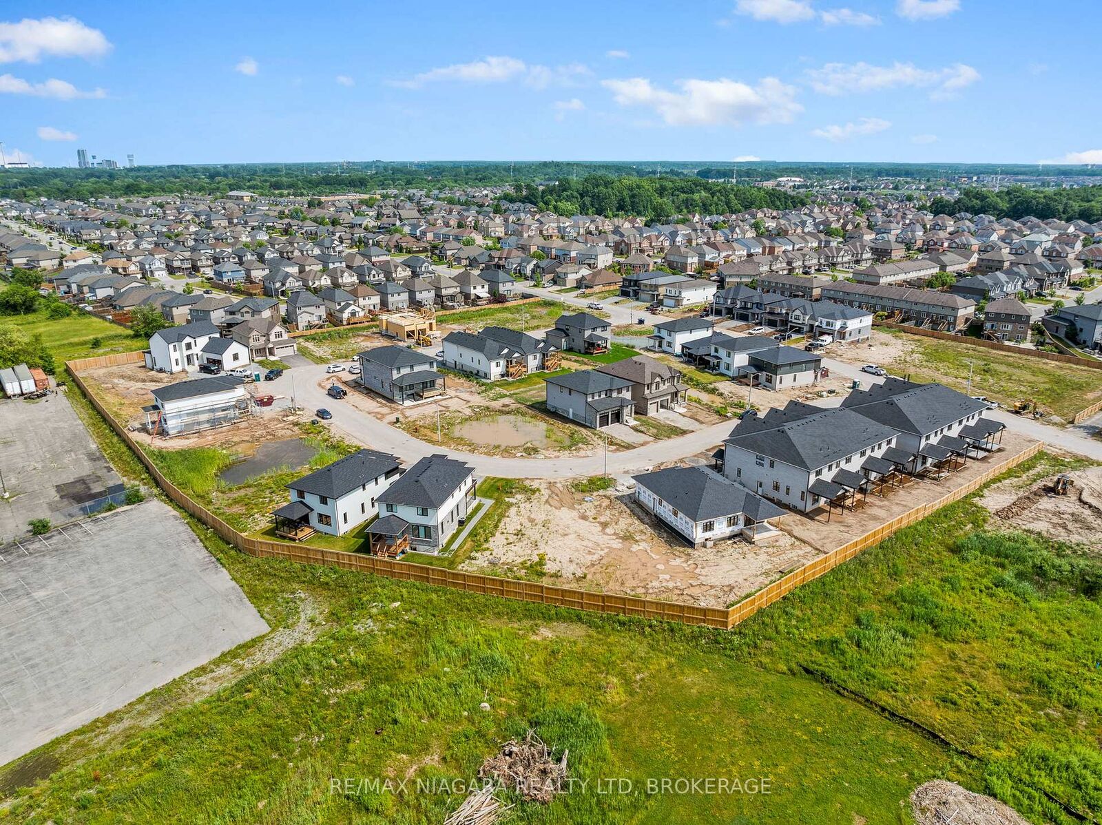 Property Photo:  8885 Angie Drive  ON L2H 0H9 