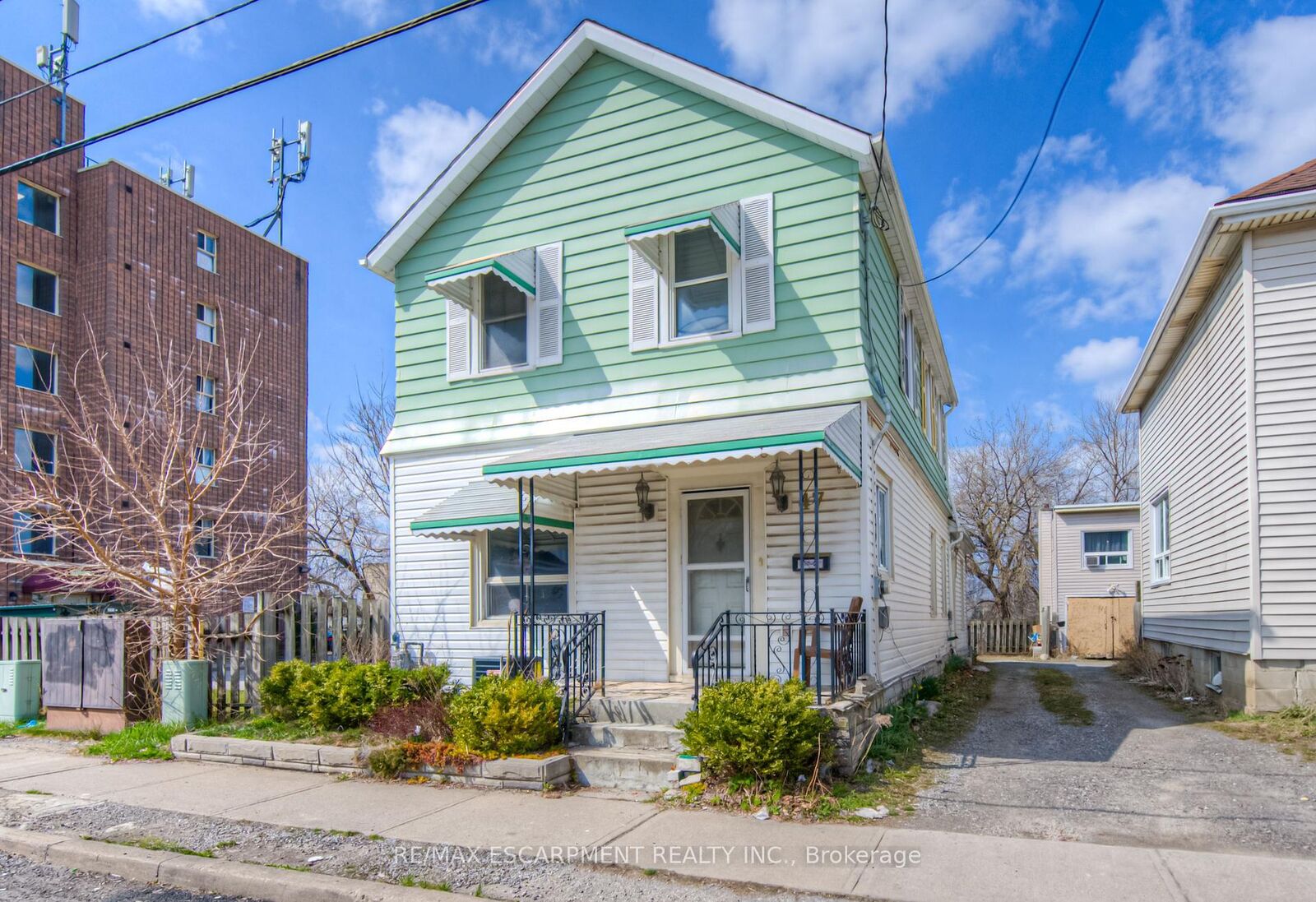 Property Photo:  47 North Street  ON L2R 2S3 