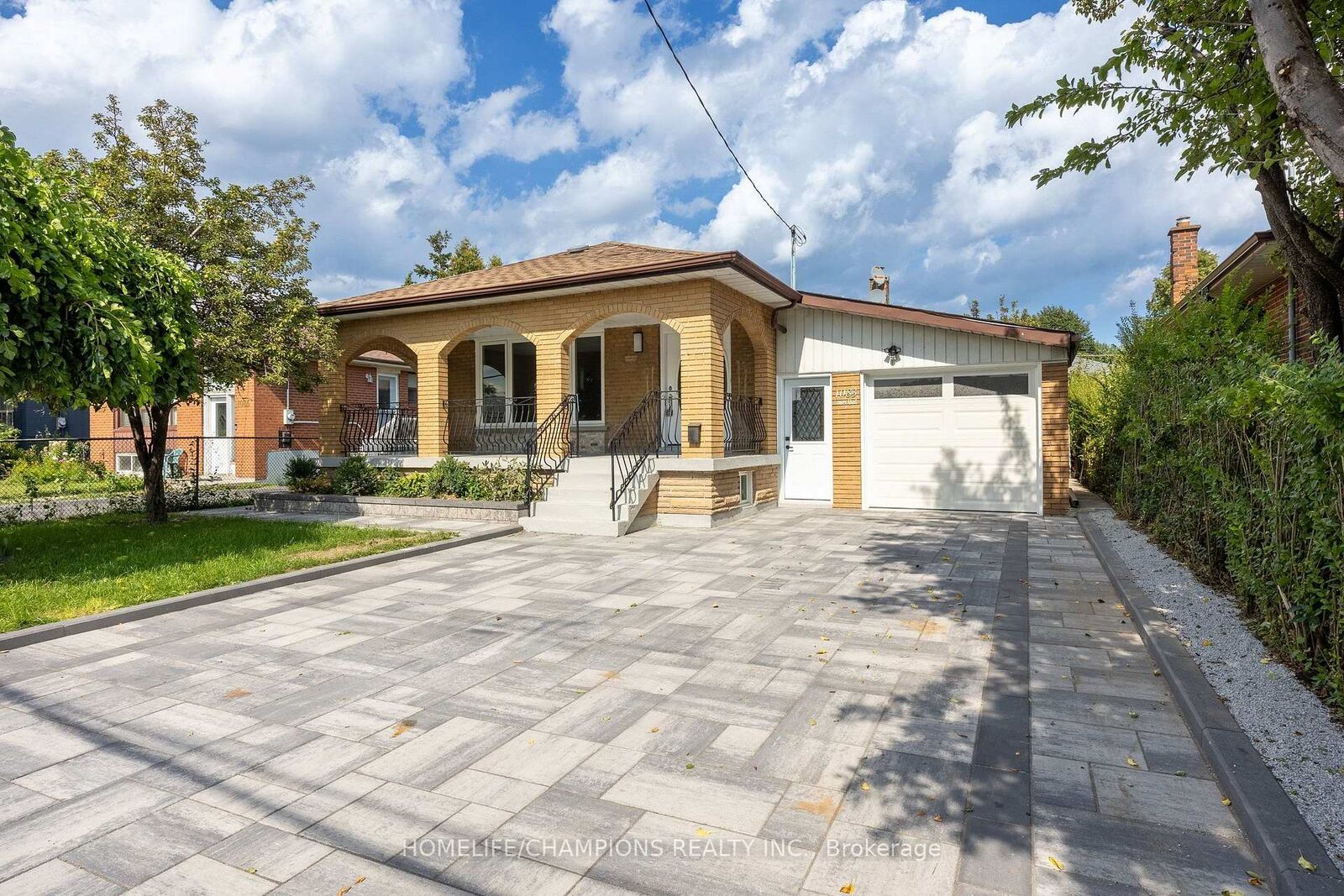 Property Photo: 1083 Birchmount Road ON M1K 1S6