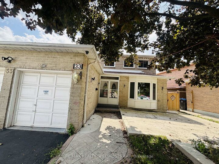 33 Cherrytree Drive — photo 1